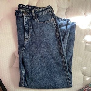 Hollister Ultra High Rise mom Jean